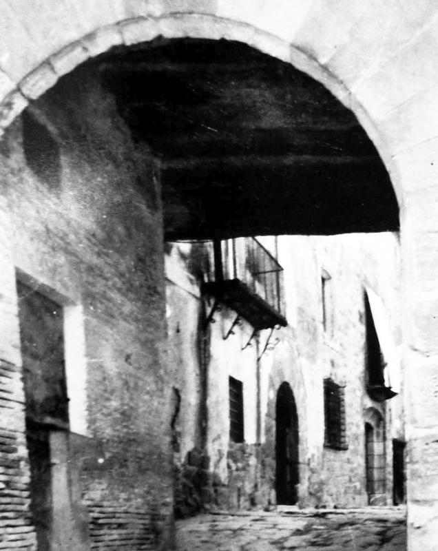 1 de Abril de 1913 Portal de la Clota o del Pati  Torà -  Desconegut