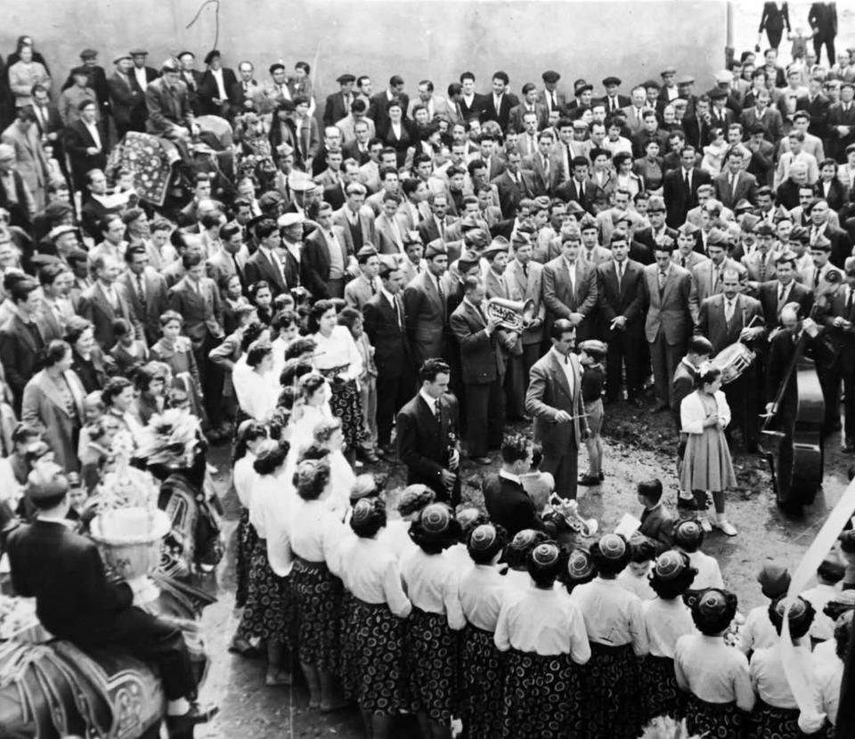 13 de Abril de 1952 Caramelles  Torà -  Desconegut