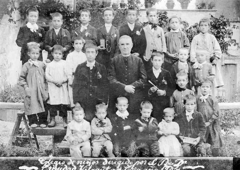 1 de Abril de 1904 grup escolars  Torà -  A. Martin