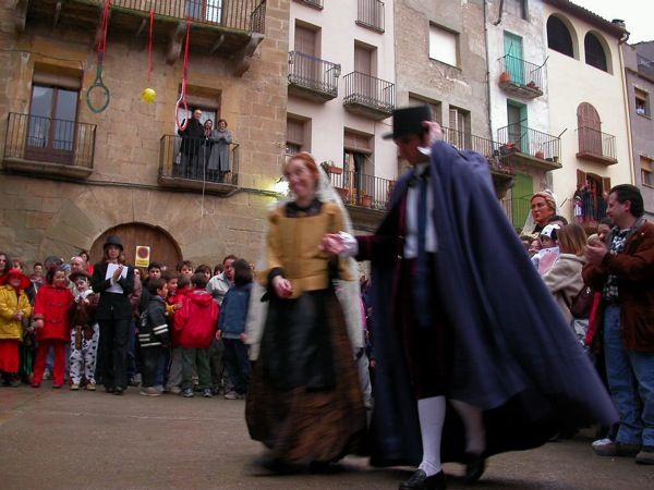 22 de Febrer de 2003 Dansa del Bonic i la Bonica  Torà -  Ramon Sunyer