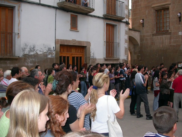 5 de Juny de 2003 Gran rebuda dels joves a la vila  Torà -  Ramon Sunyer