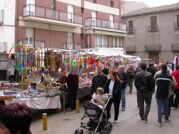 25.3.2005 Parades a la plaça de l'Hostal  Torà -  Ramon Sunyer