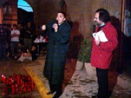 Lloll Bertran i Celdoni Fonoll van participar a la concentració devant l'ajuntament