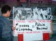 Manresa: Pancarta reivindicativa contra les tortures   Altres