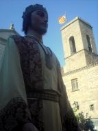 L'estelada presidint el campanar durant la festa major