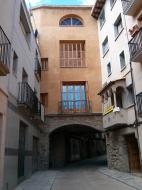 Torà: Plaça del Pati  Ramon Sunyer