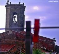 Torà: Plou, campanar de Torà des de la meva finestra  Carmen Aparicio