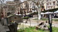 Torà: Parades a la plaça de la Font  Ramon Sunyer