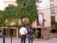 Torà: Plaça de l'església  Ramon Sunyer