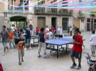 Torà: Ping-pong a la Plaça del pati  Ramon Sunyer