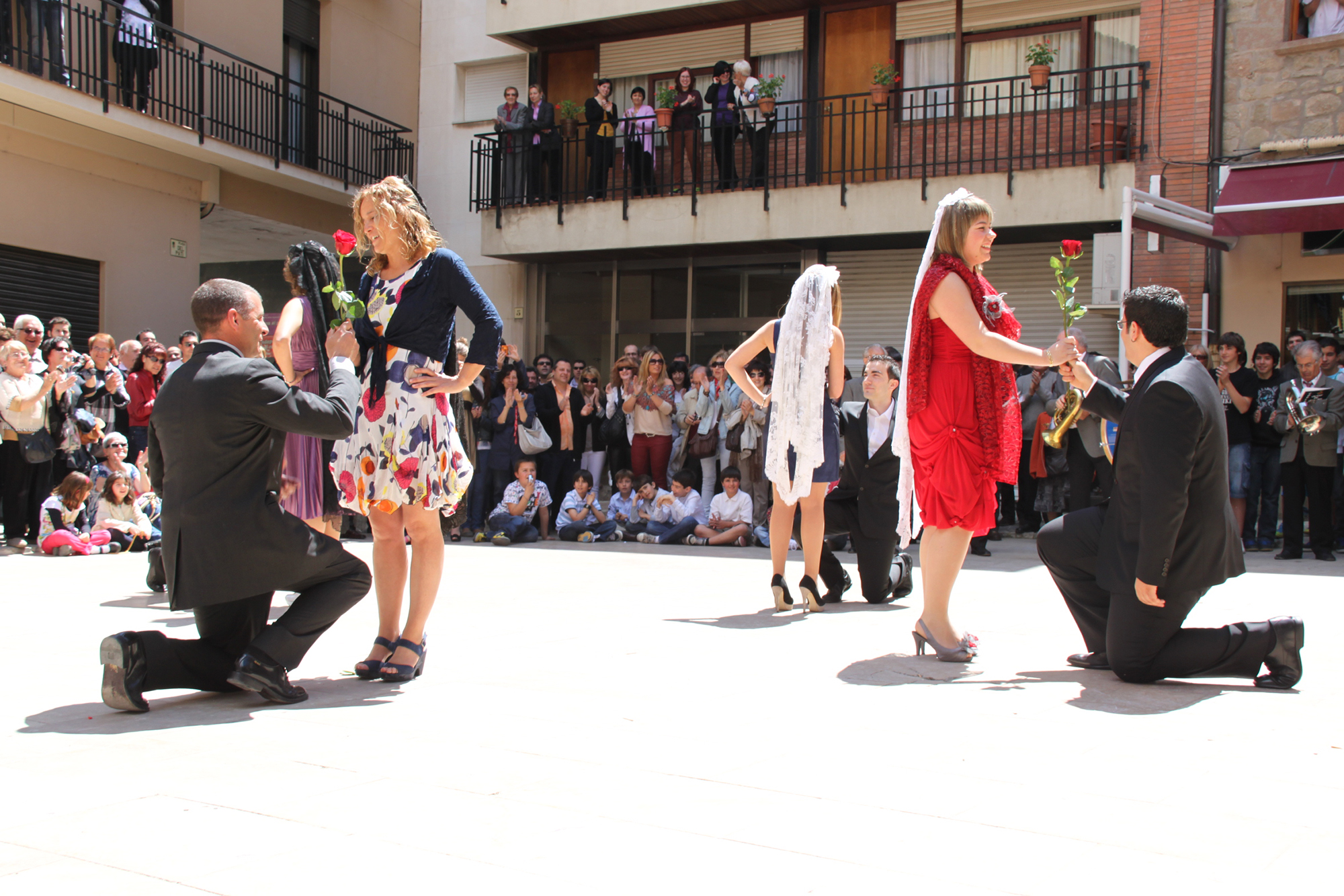 Dansa del Roser de Torà del 2012